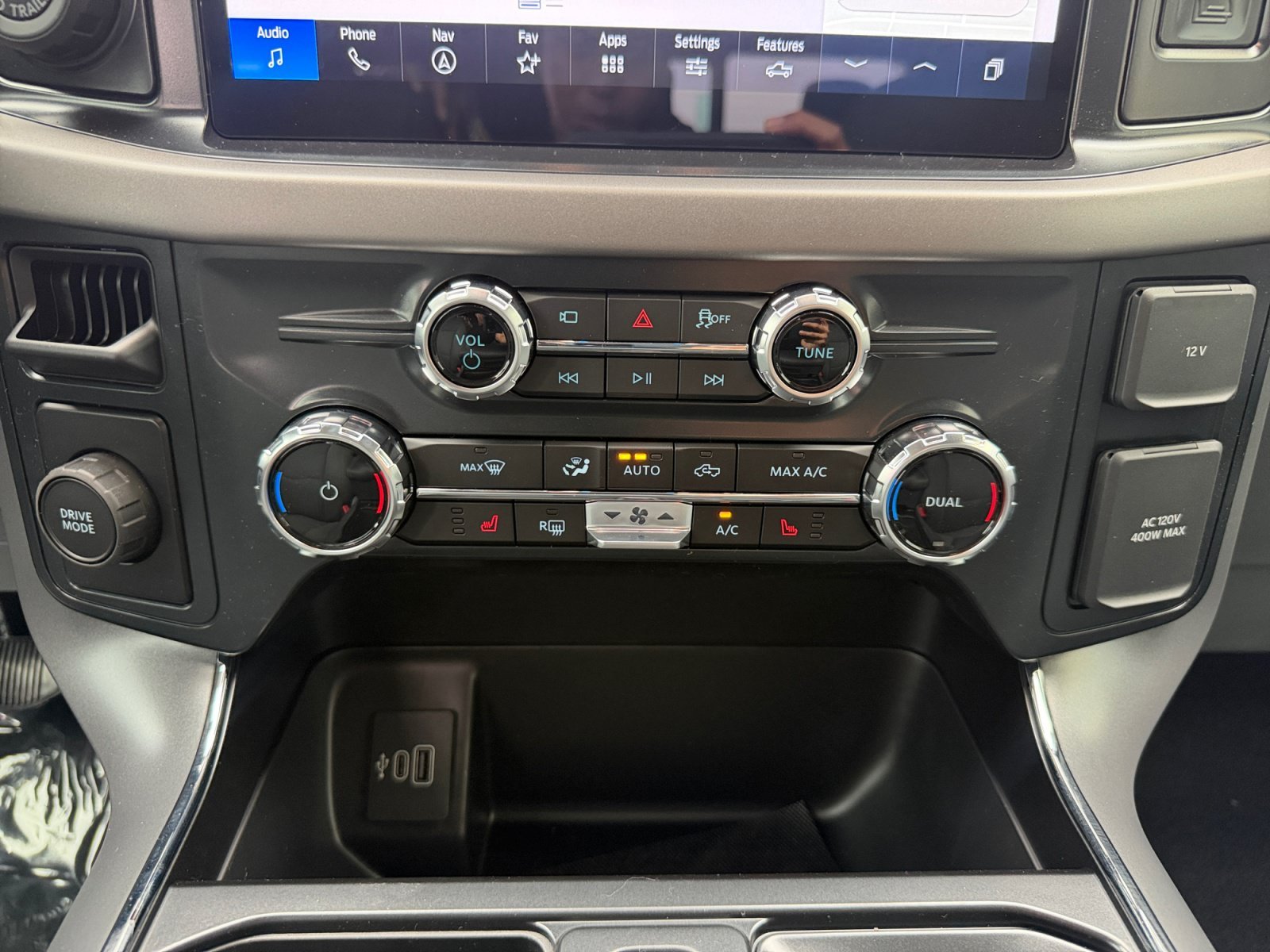 New 2026 Carbonized Gray Metallic Ford XLT image 22