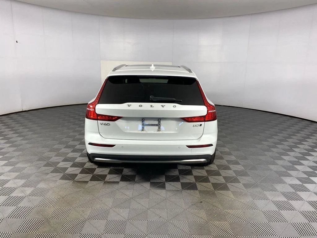 Used 2023 Crystal White Metallic Volvo Plus image 12