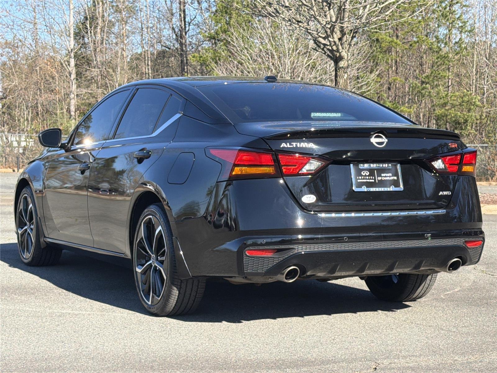 Used 2023 Super Black Nissan 2.5 SR image 21