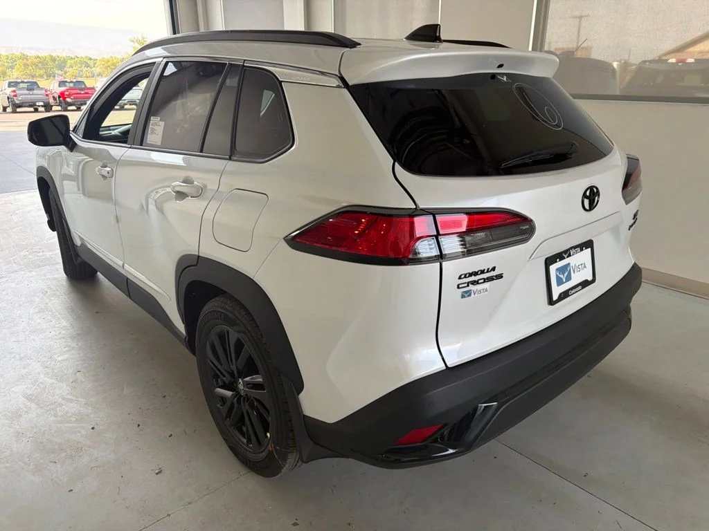 New 2026 Wind Chill Pearl <sup>1</sup> Toyota  XSE image 4