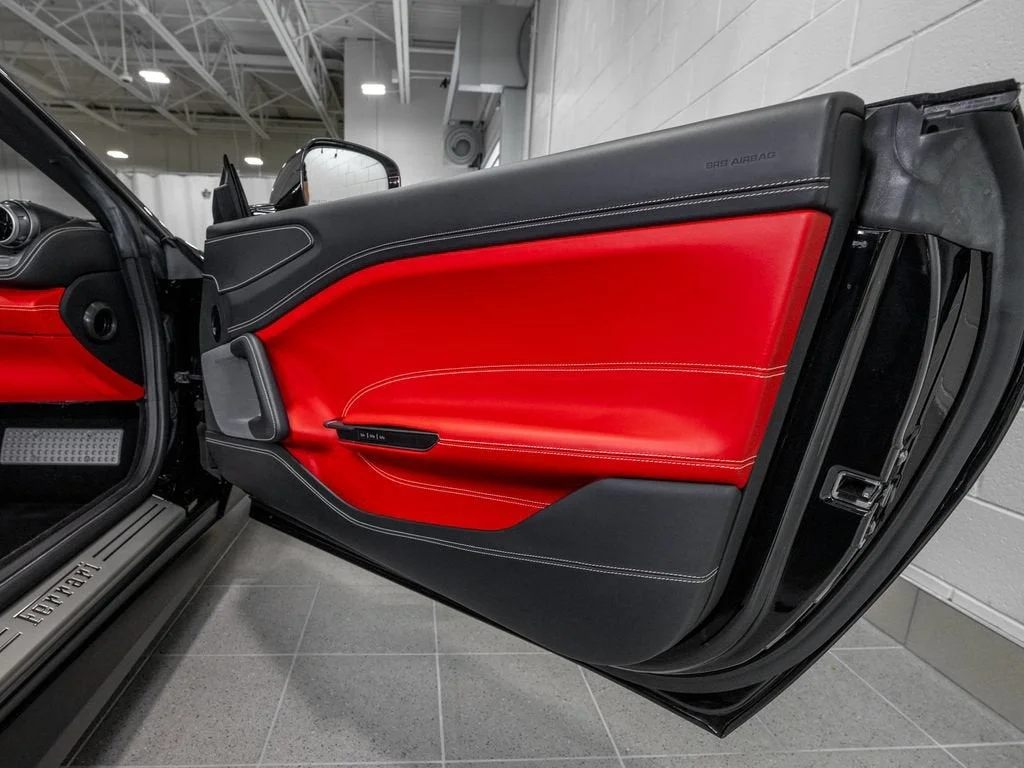 Used 2019 Nero Ferrari V12 image 22