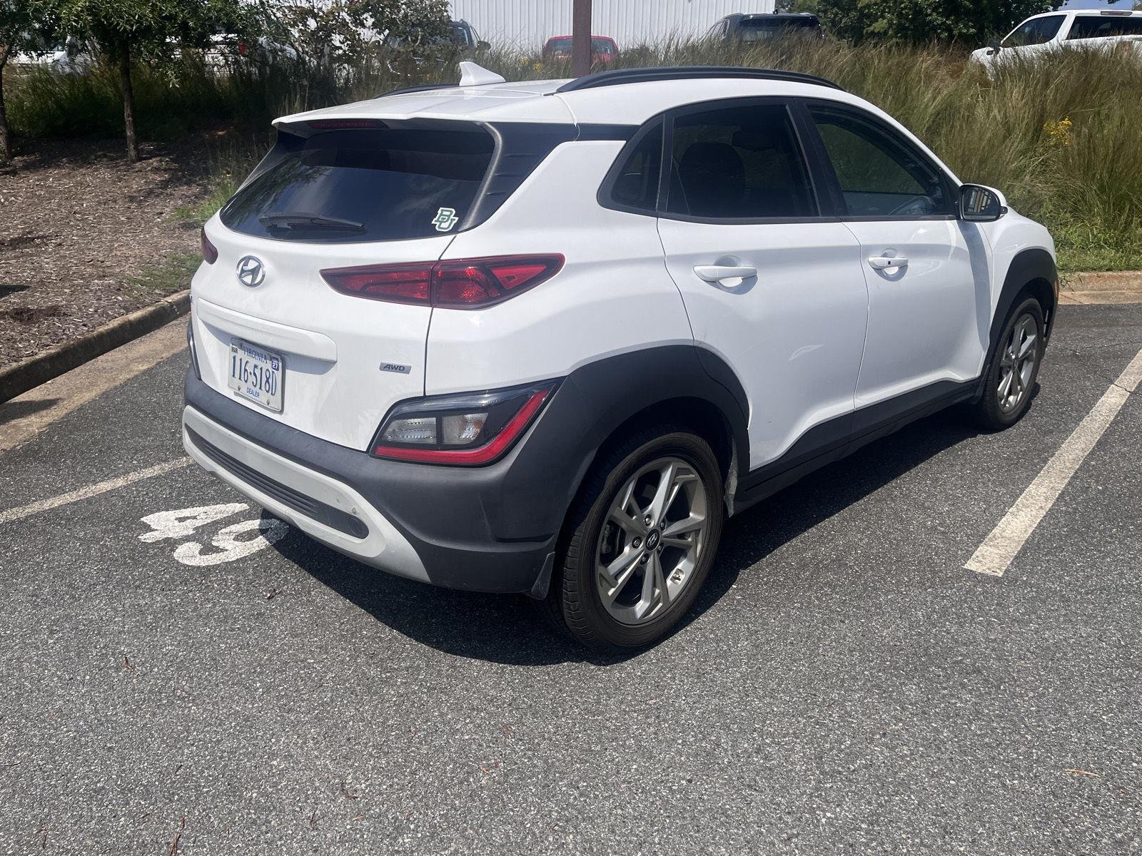 Used 2023 Lunar White Hyundai SEL image 3