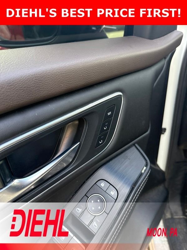 Used 2021 White Nissan SL image 6