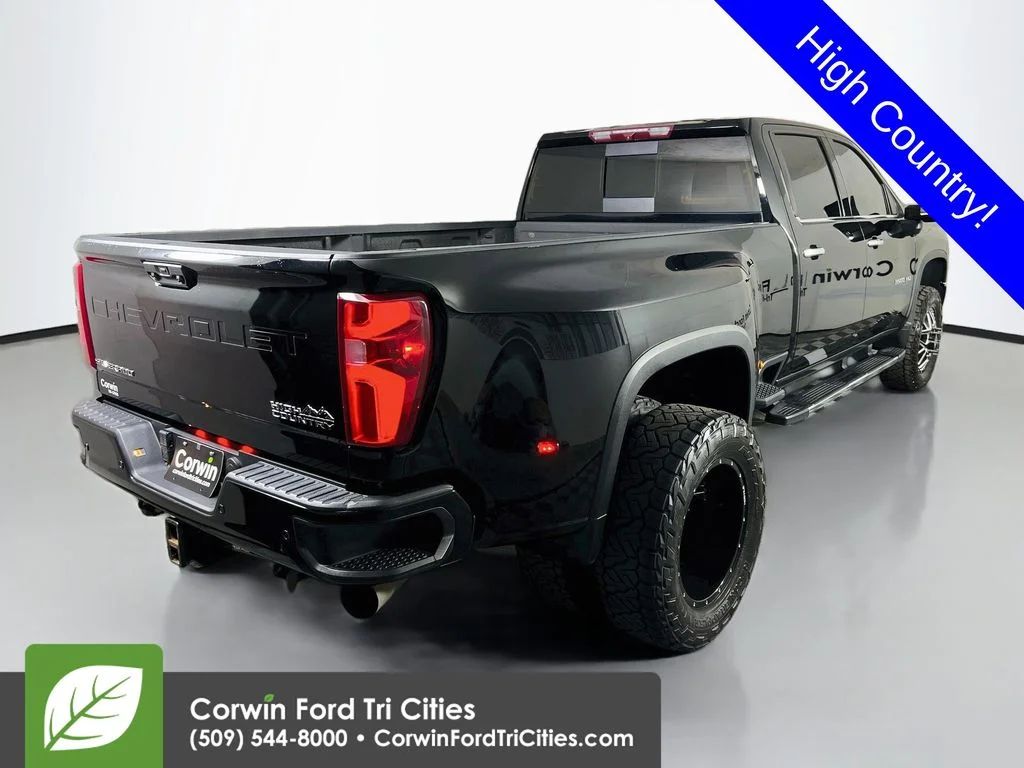 Used 2022 Black Chevrolet High Country image 16