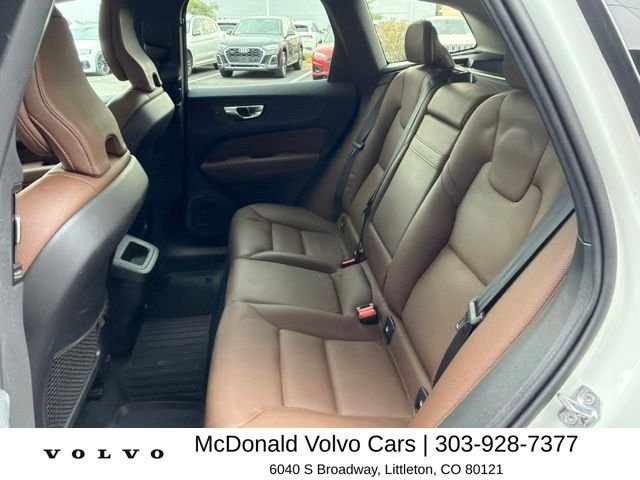 Used 2020 White Volvo T5 Momentum image 12
