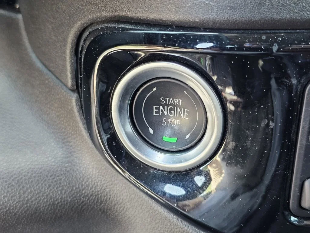 Used 2025 Cypress Gray Chevrolet LT image 23