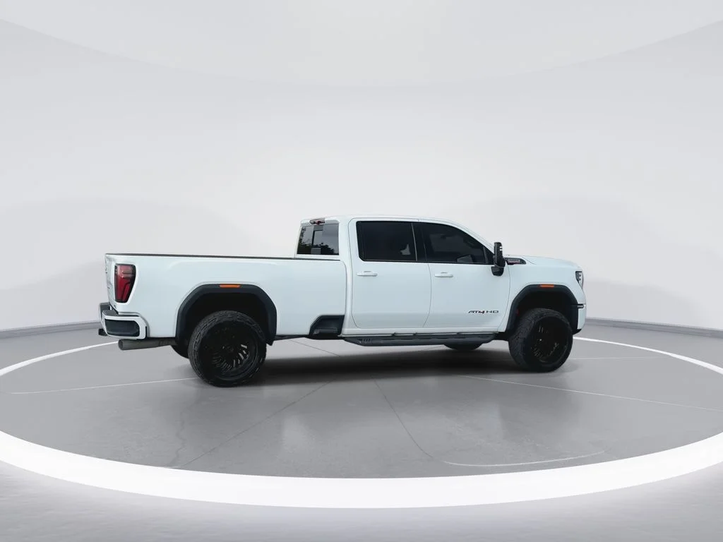 Used 2024 White GMC AT4 image 8