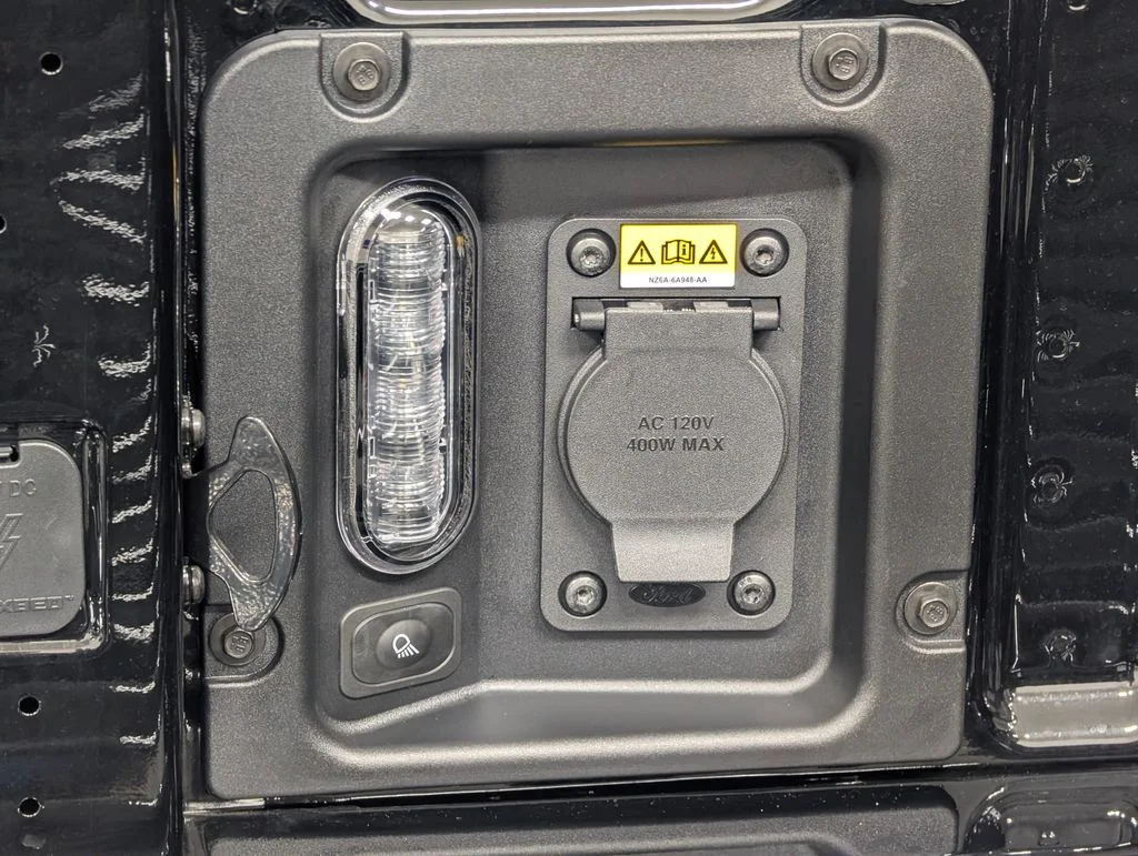 New 2026 Shadow Black Ford XLT image 21