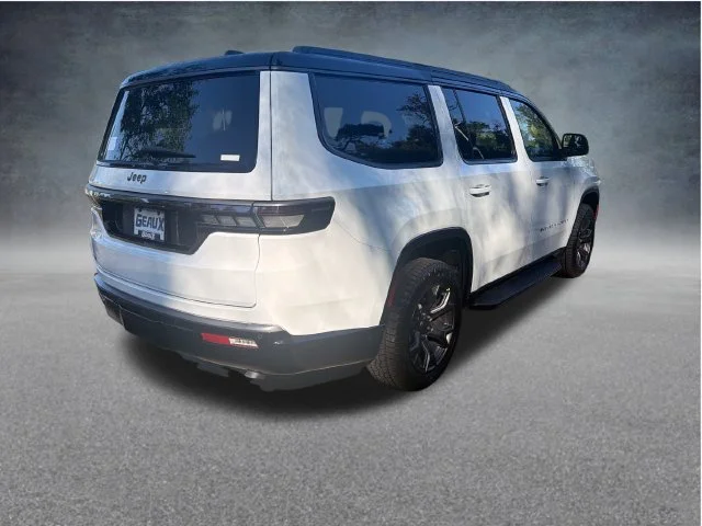 New 2027 Bright White Clear-Coat Paint Jeep Upland image 7