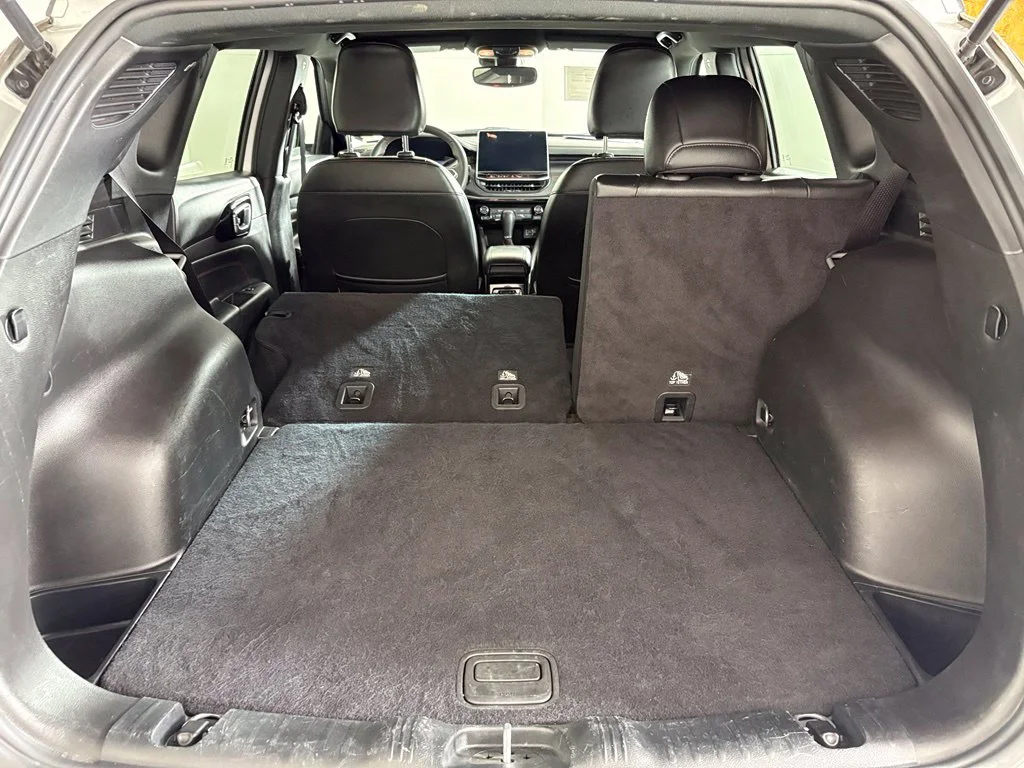 Used 2025 Silver Jeep Trailhawk image 18