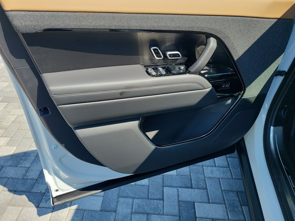 New 2026 White Land Rover Dynamic SE image 23