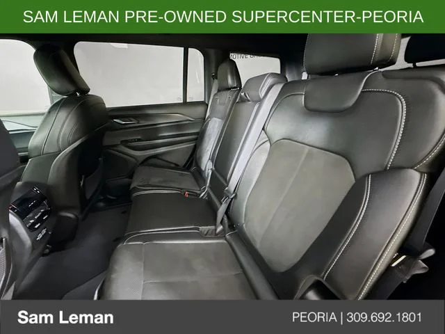 Used 2023 Black Jeep Altitude image 23