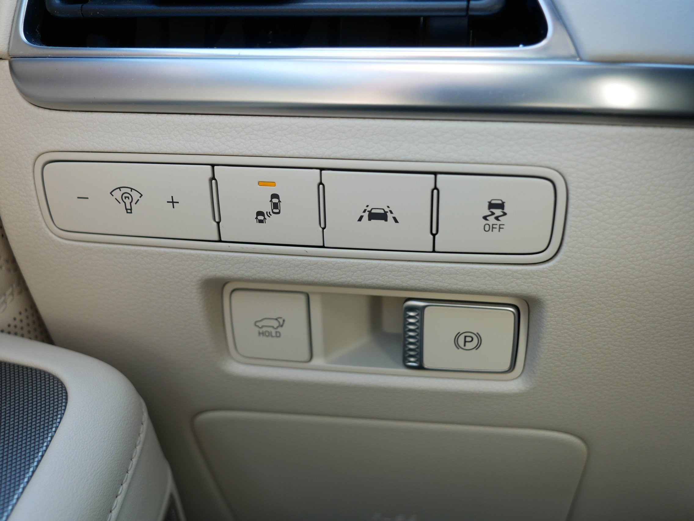 Certified Used 2020 Hyper White Hyundai Limited image 26