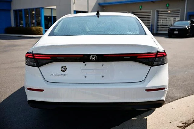 New 2026 Platinum White Pearl Honda SE image 11