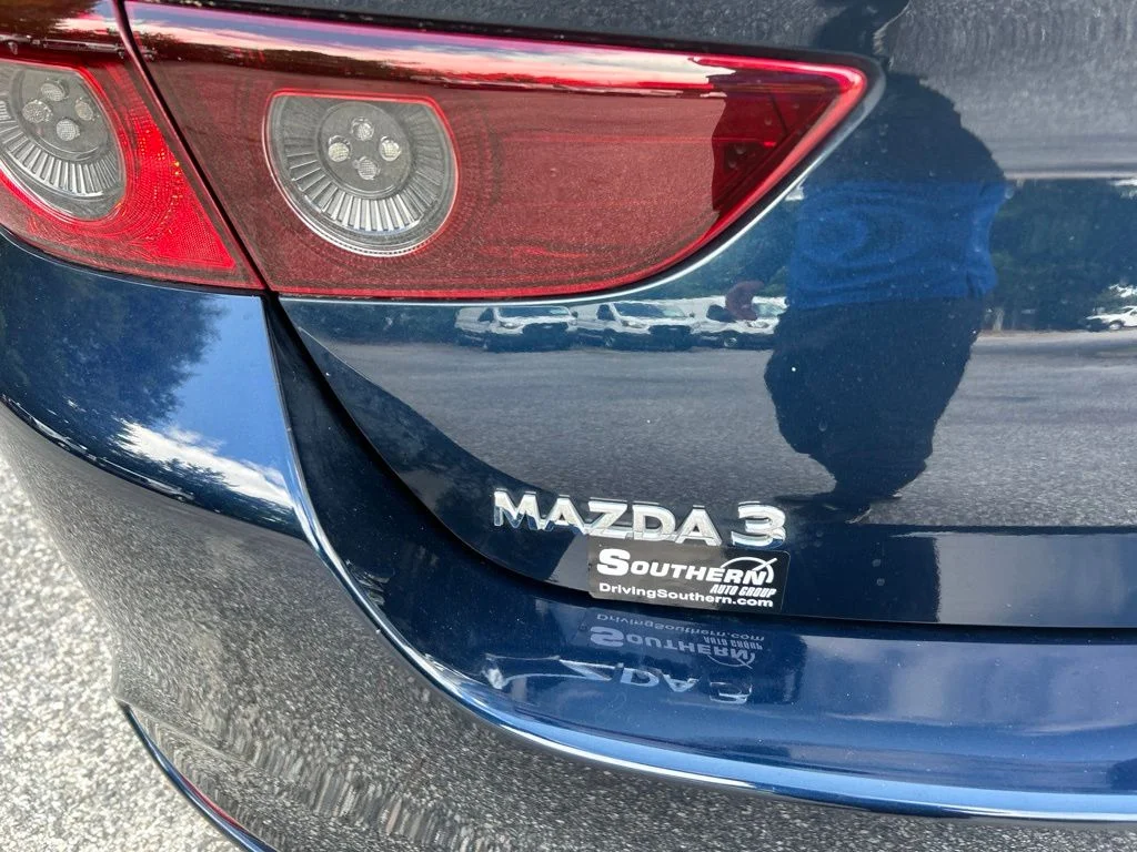 Used 2021 Blue Mazda Preferred image 11