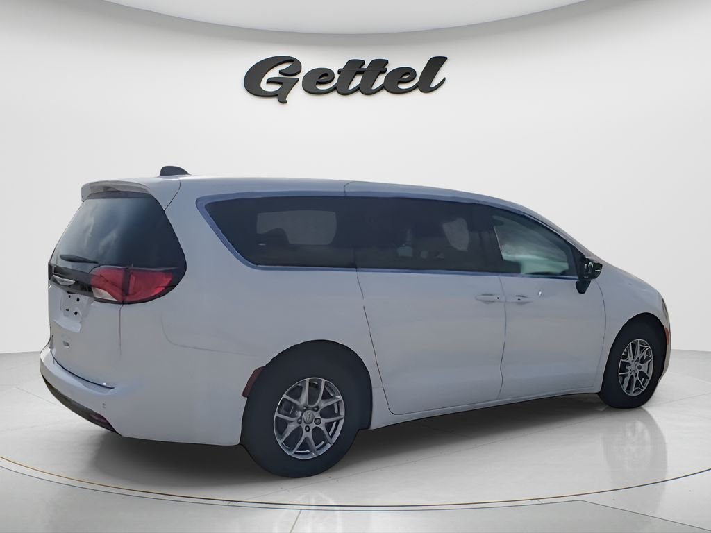 New 2026 Bright White Clear-Coat Exterior Paint Chrysler LX image 8