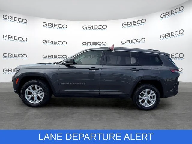 Used 2023 Gray Jeep Limited image 4