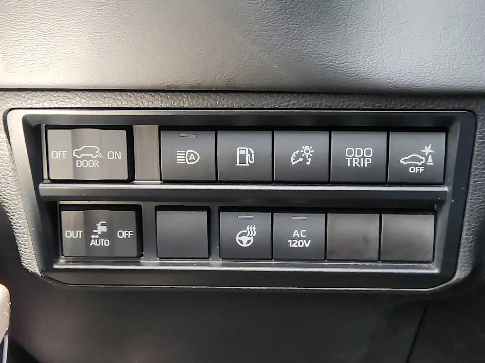 2023 Toyota Sequoia Platinum - Photo 21