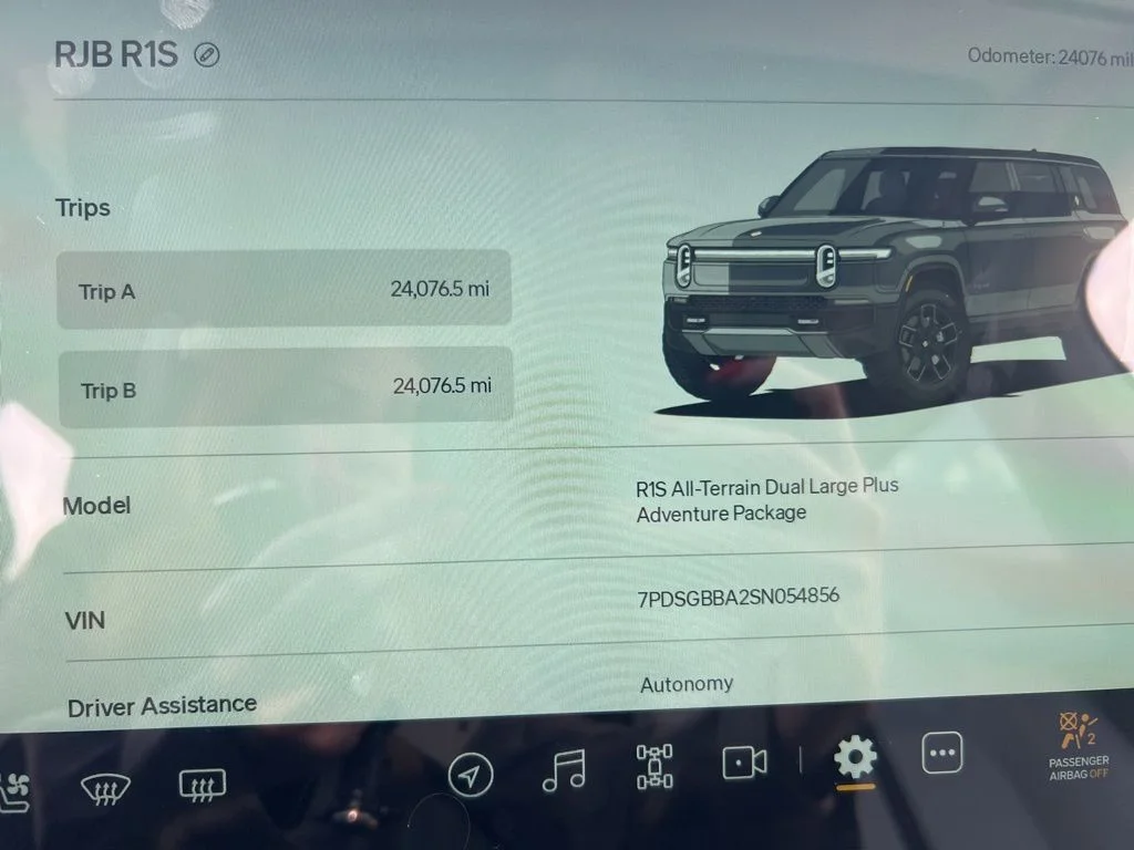 Used 2025 Gray Rivian  image 6