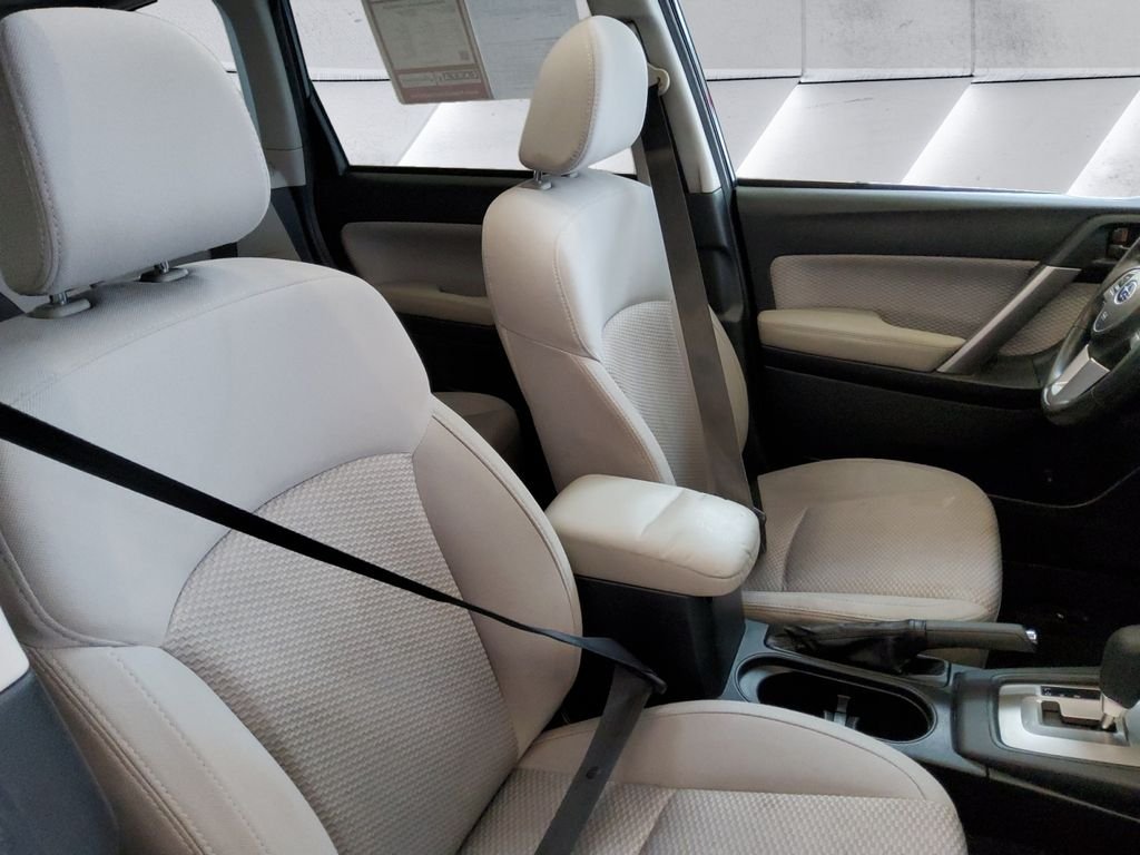 Used 2018 Gray Subaru 2.5i Premium image 14