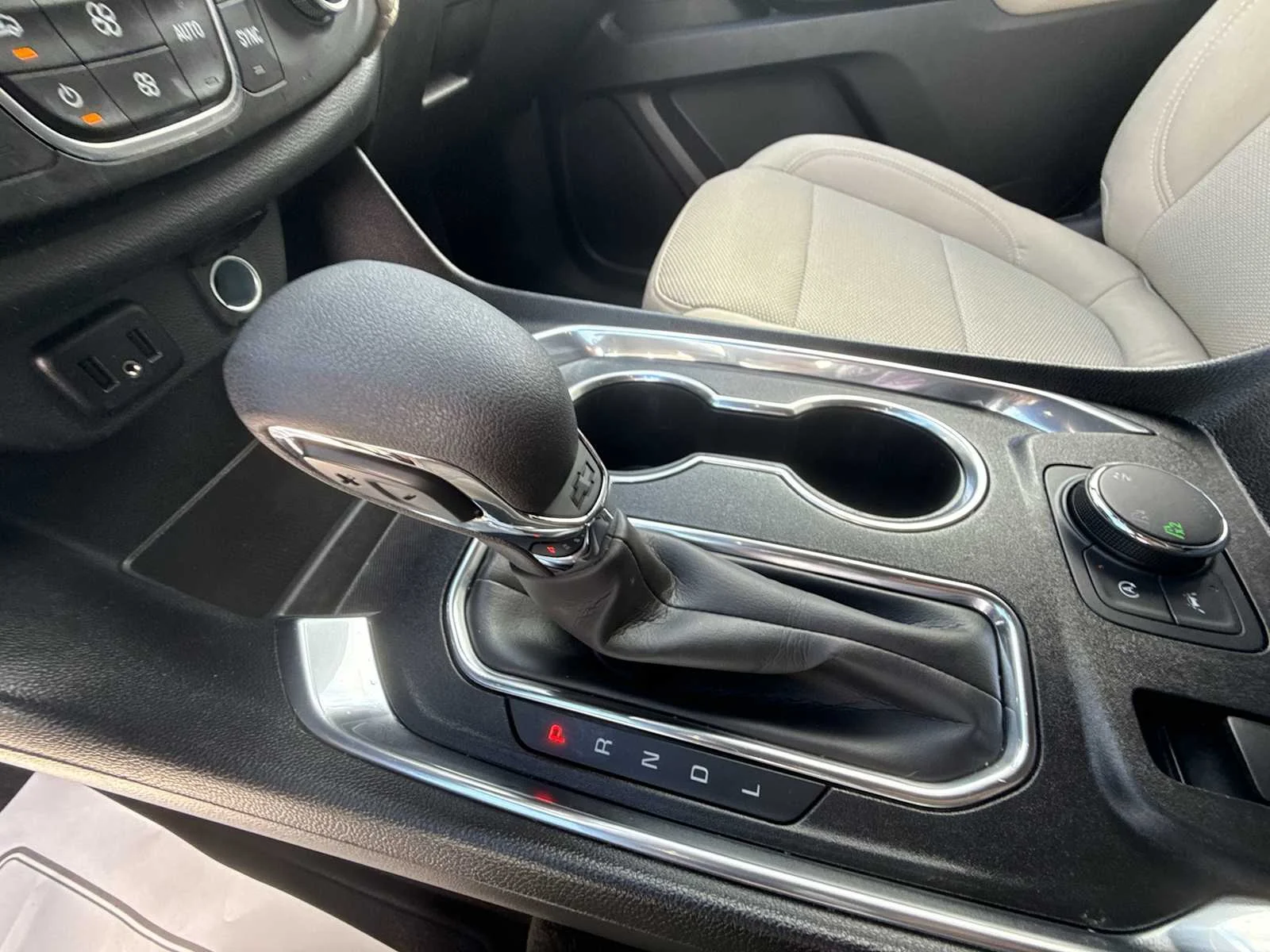 2023 Chevrolet Traverse LS - Photo 16