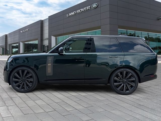 Used 2026 Green Land Rover SV image 2