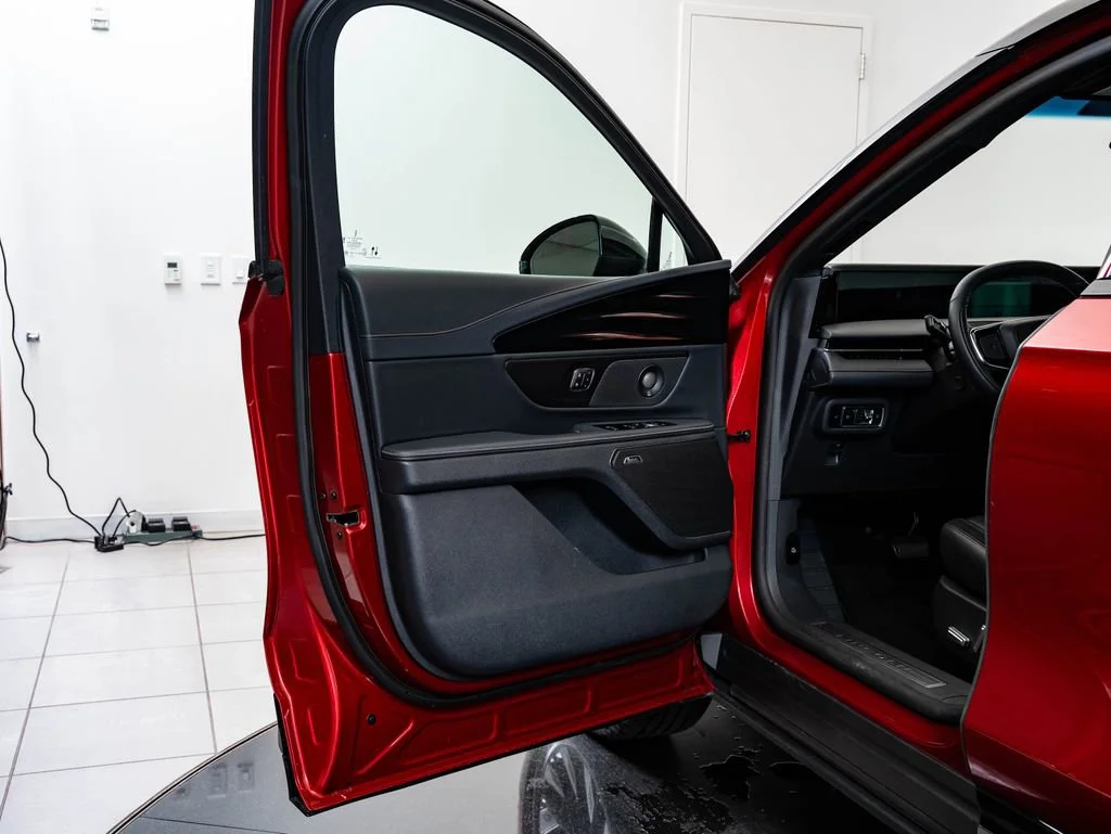 Used 2024 Red Carpet Metallic Tinted Clearcoat Lincoln Reserve image 28