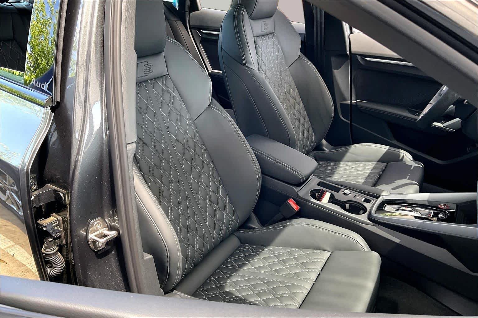 Used 2026 Daytona Gray Pearl Effect Audi  image 9