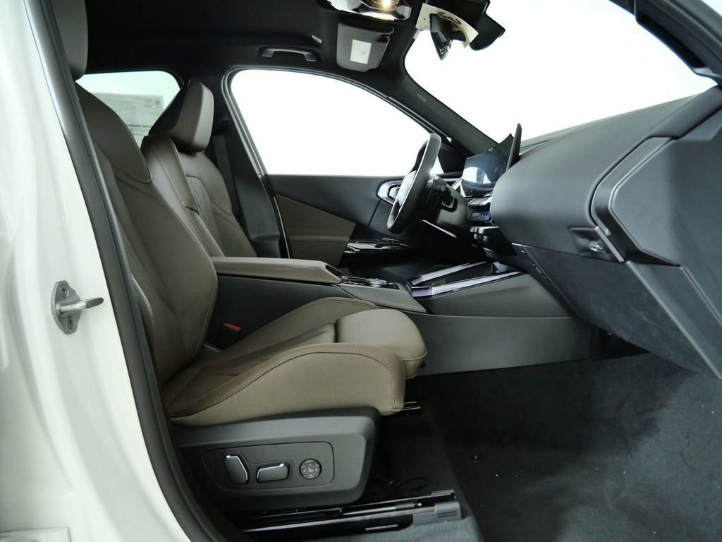 Used 2026 Alpine White BMW 30 xDrive image 19