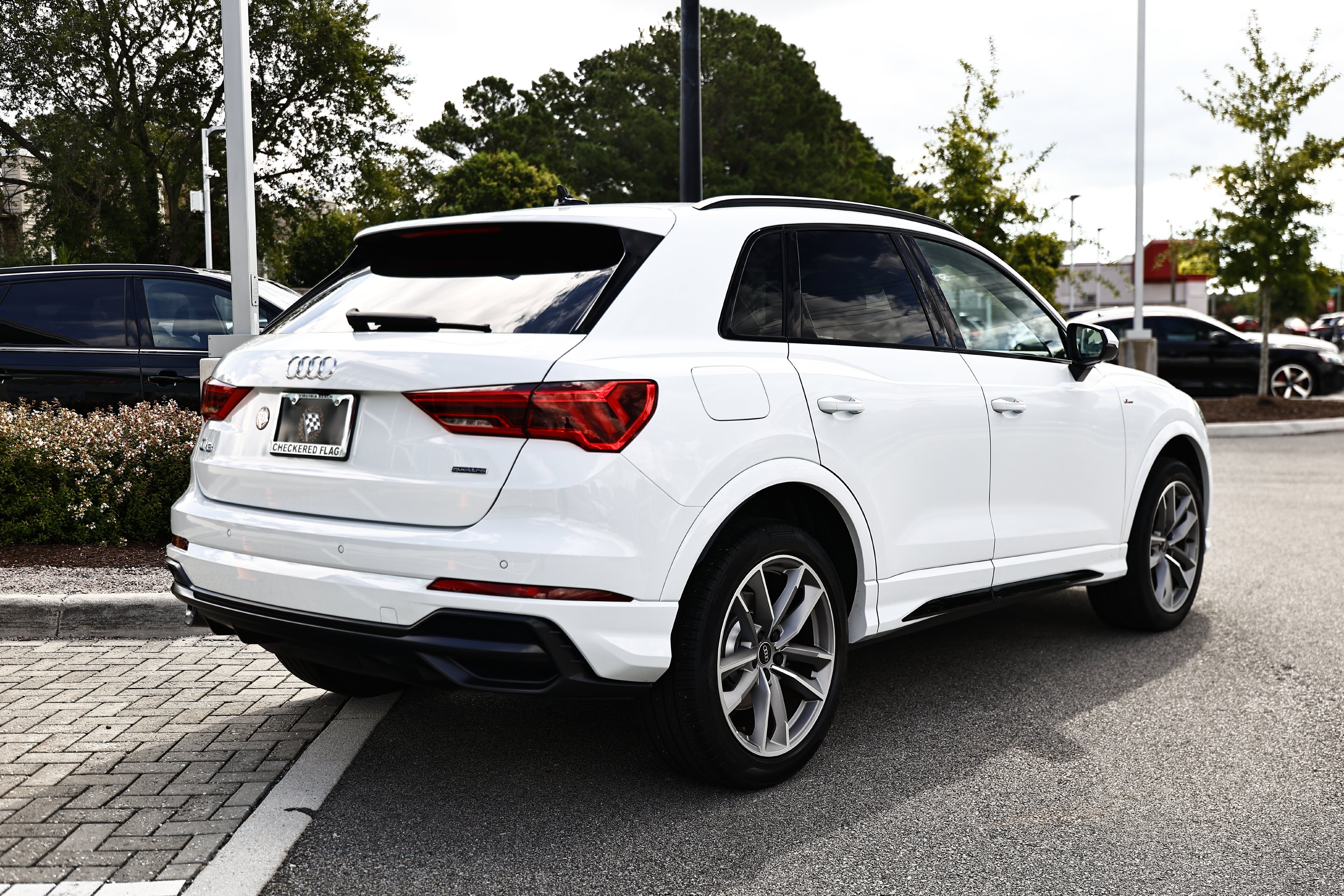 Used 2022 Glacier White Audi Premium Plus image 7