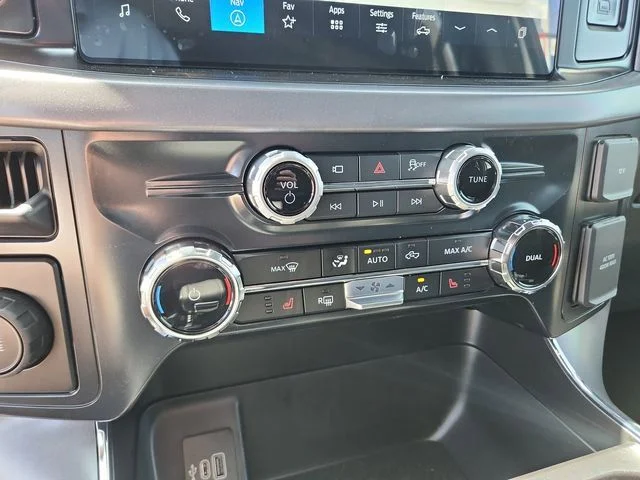 New 2026 Oxford White Ford XLT image 17