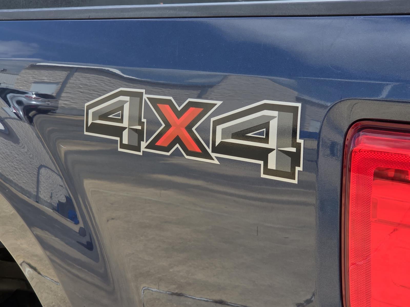 Used 2017 Blue Jeans Ford XLT image 8