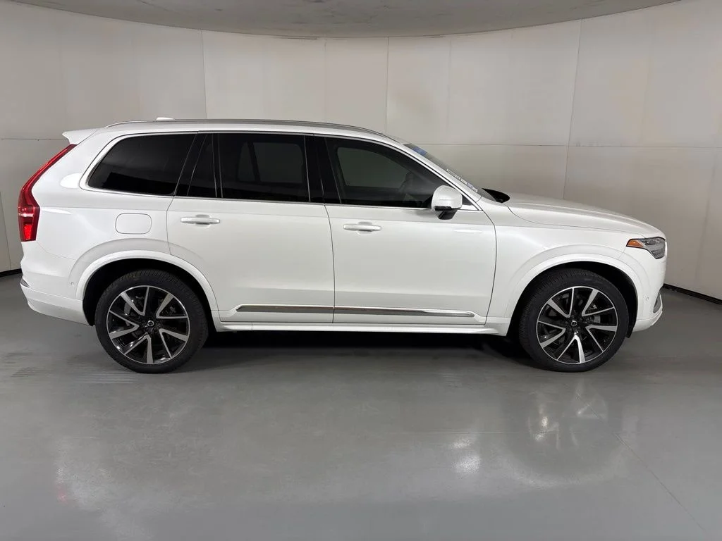 Certified Used 2025 Crystal White Volvo Plus image 9