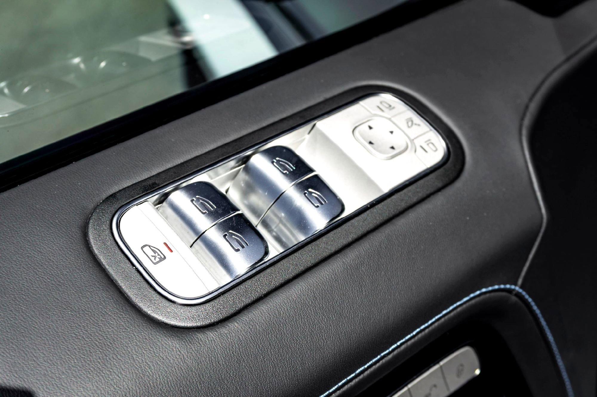 Certified Used 2025  Mercedes-Benz G 580e image 11