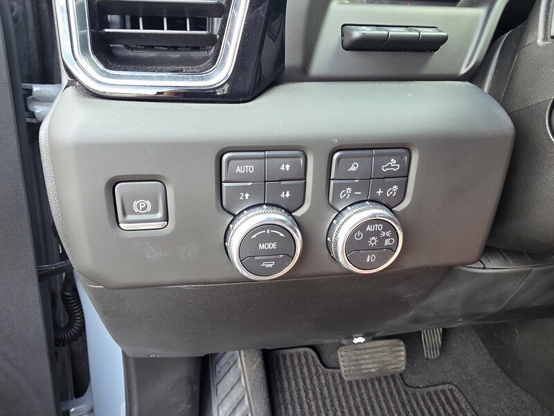 Used 2025 Gray GMC 4WD CREW CAB 147" DENALI ULTIMATE image 33