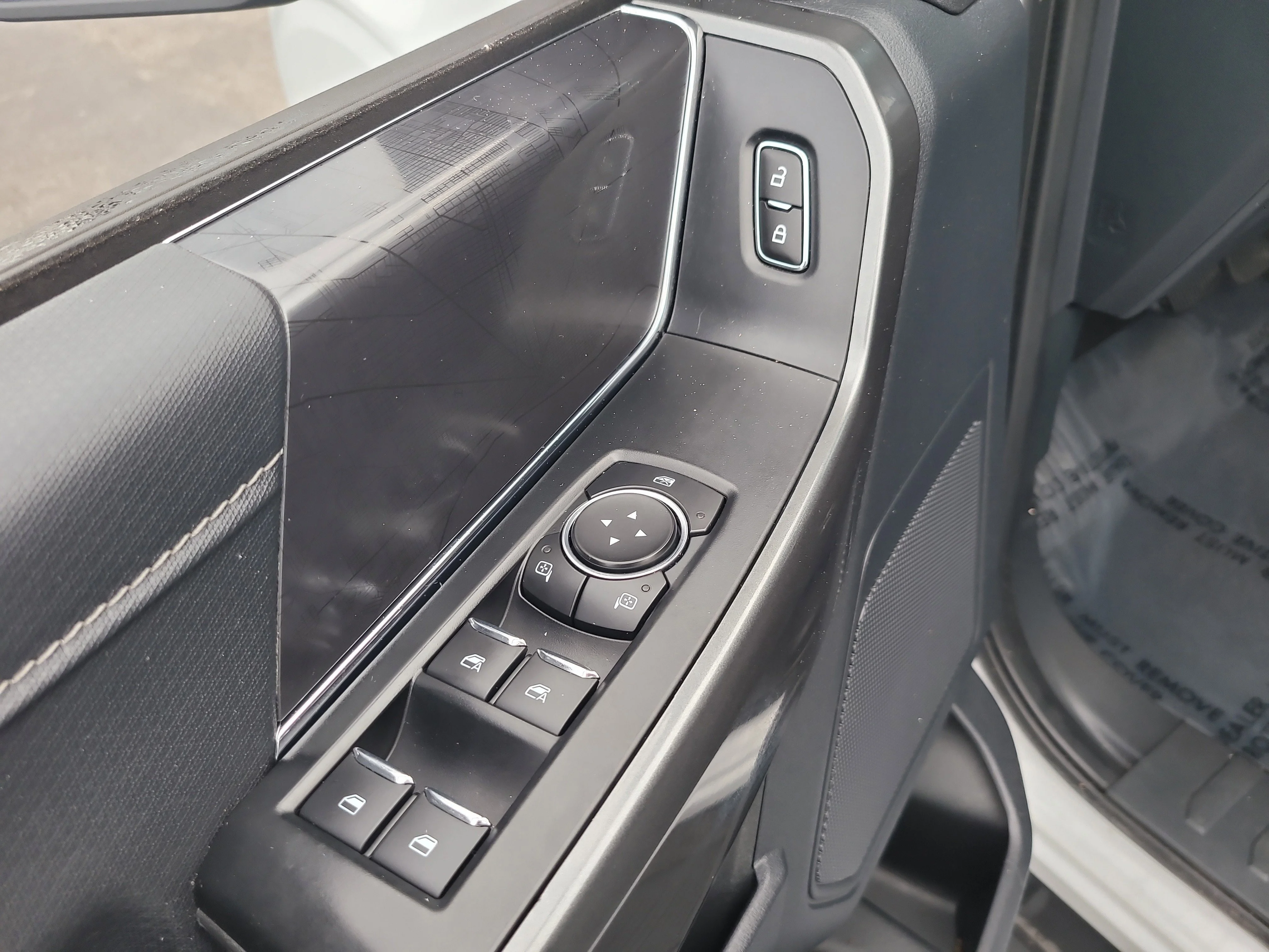 Used 2023 Oxford White Ford XLT image 17