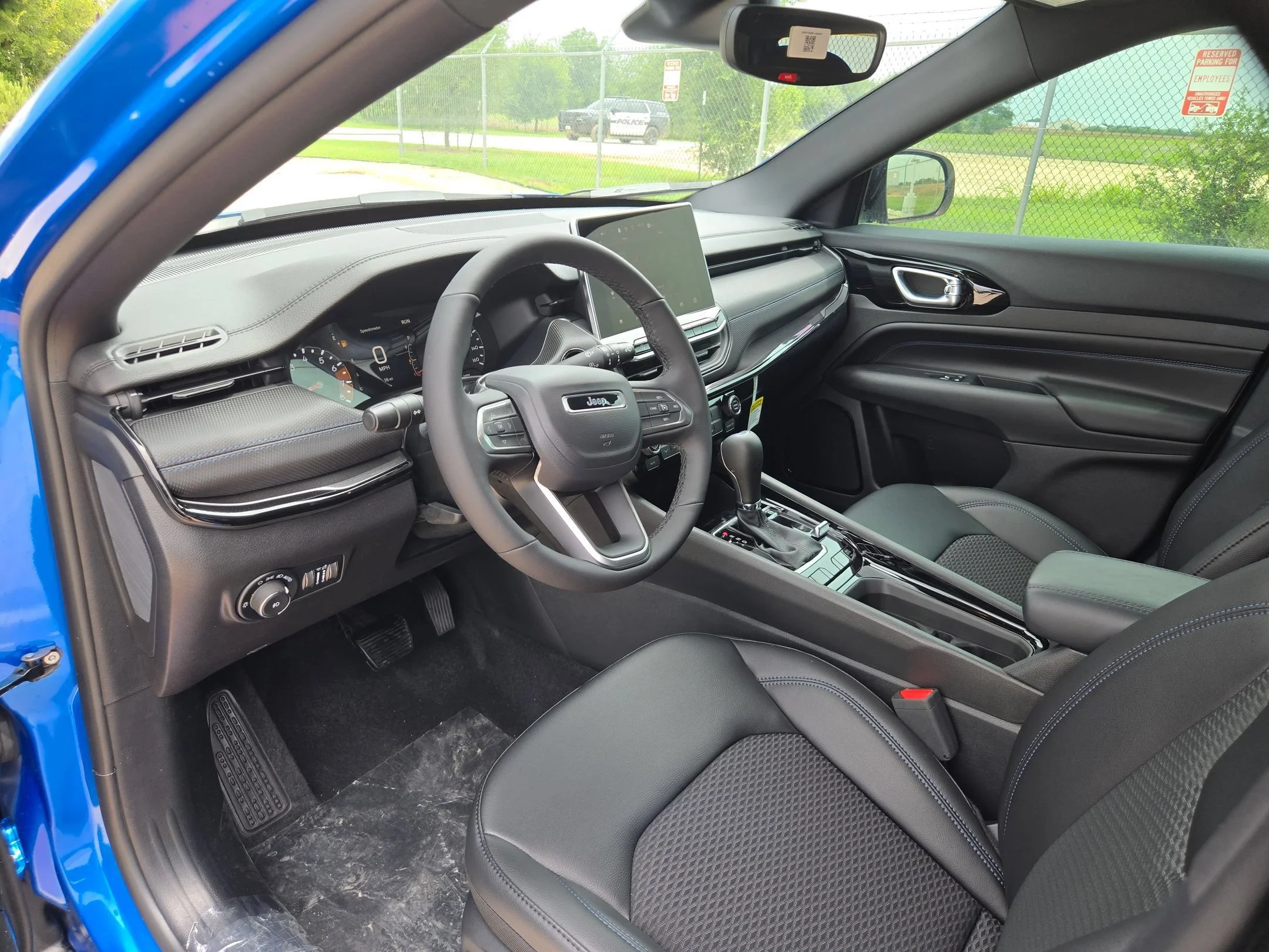 New 2026 Hydro Blue Pearlcoat Jeep Latitude image 11