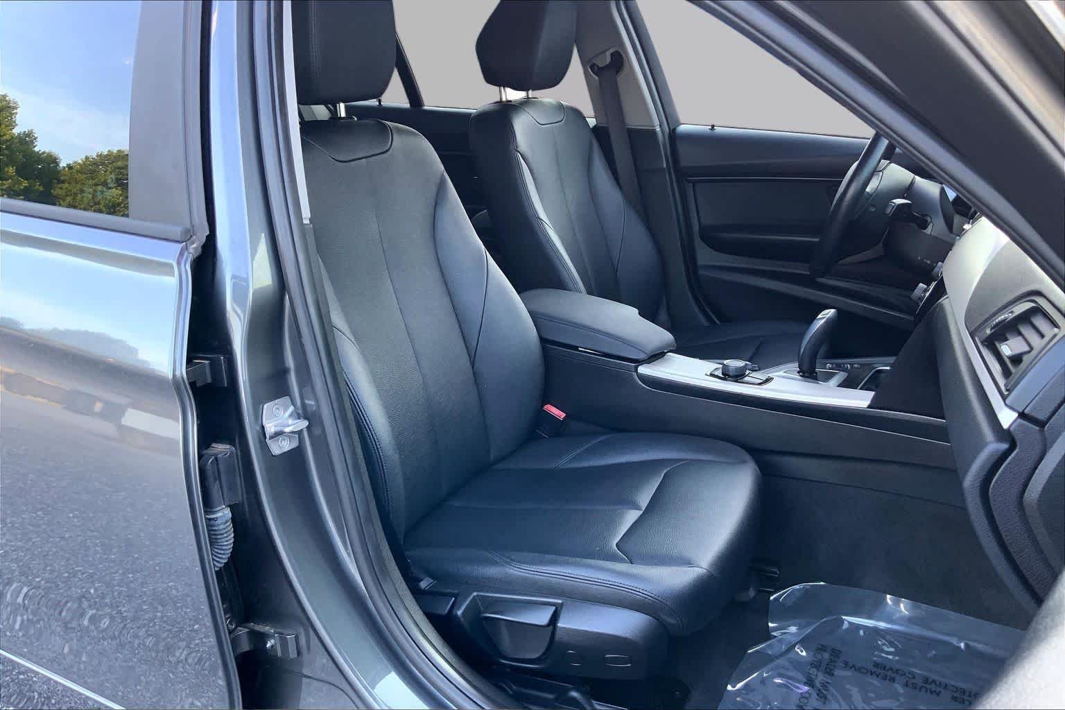 Used 2016 GREY BMW 320i image 9