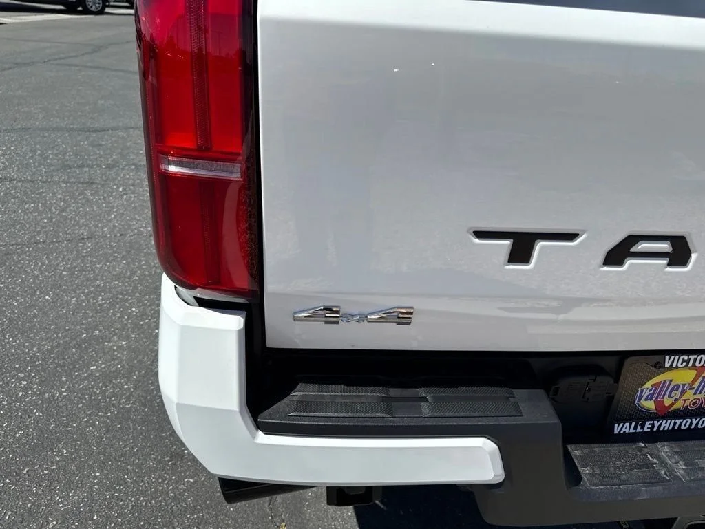 New 2026 Ice Cap Toyota  SR5 image 3