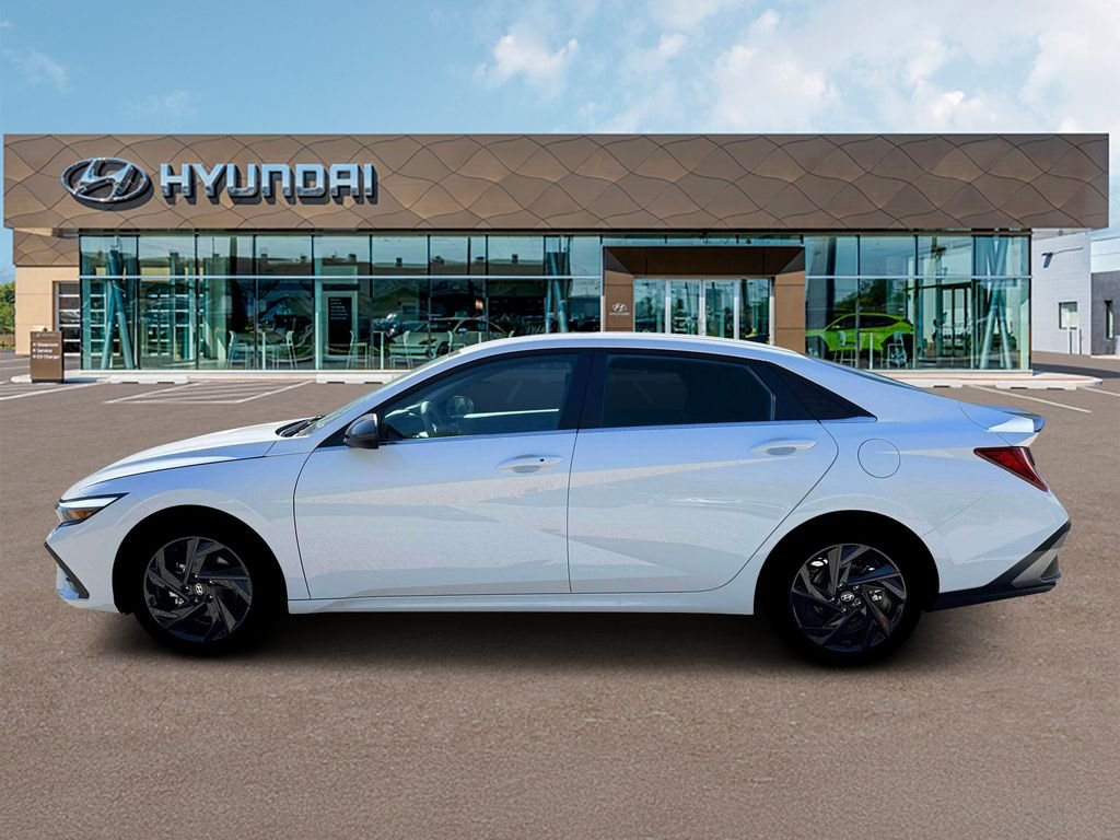 New 2026 White Hyundai SEL Sport image 3