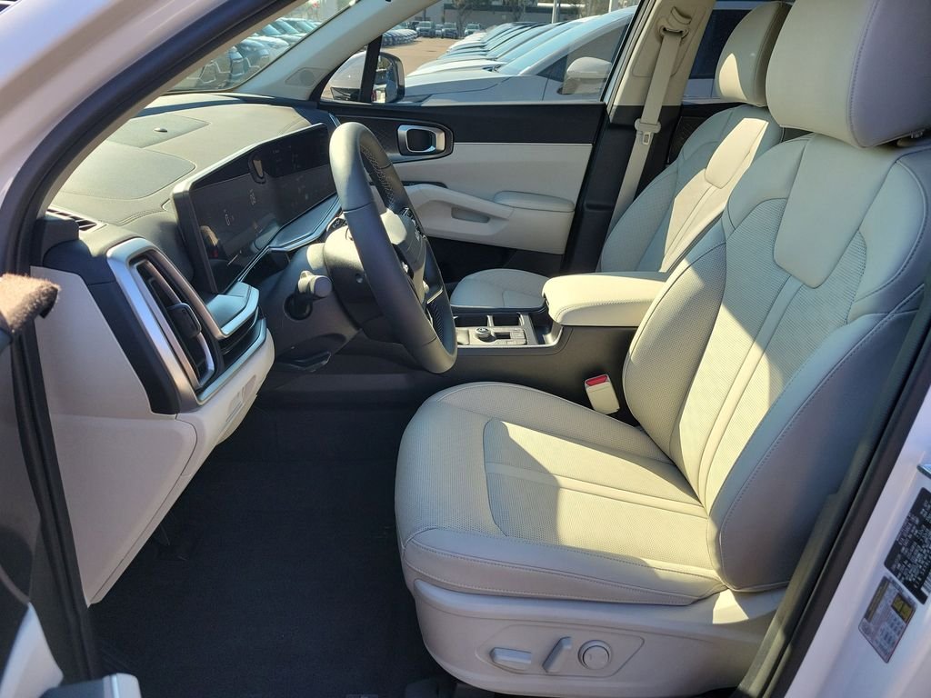 New 2026 White Kia S image 22