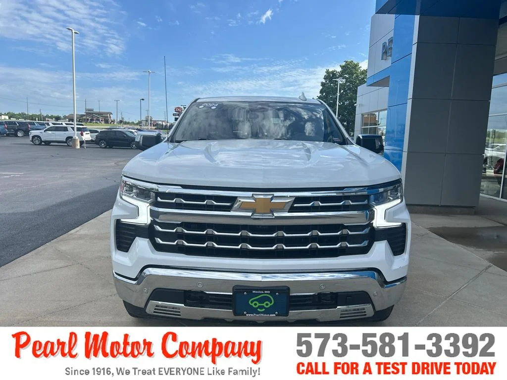 Used 2024 Summit White Chevrolet LTZ image 2