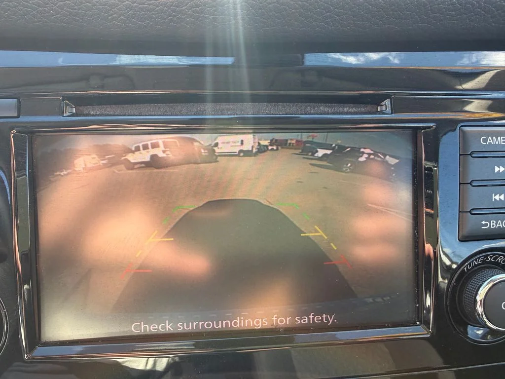 Used 2019 White Nissan S image 14