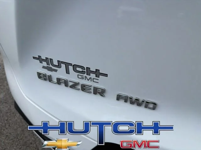 Used 2025 Summit White Chevrolet 2LT image 14