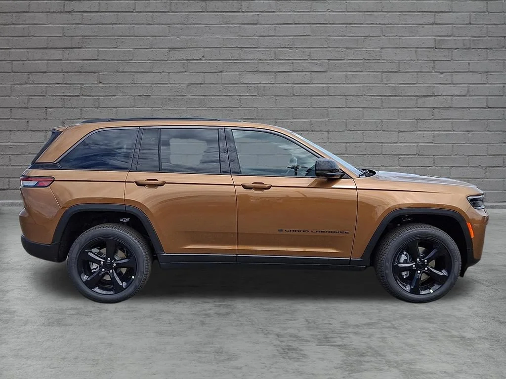 New 2026 Copper Shino Metallic Clearcoat Jeep Limited image 9