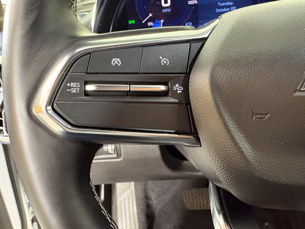 Used 2024 White Chevrolet LT image 25