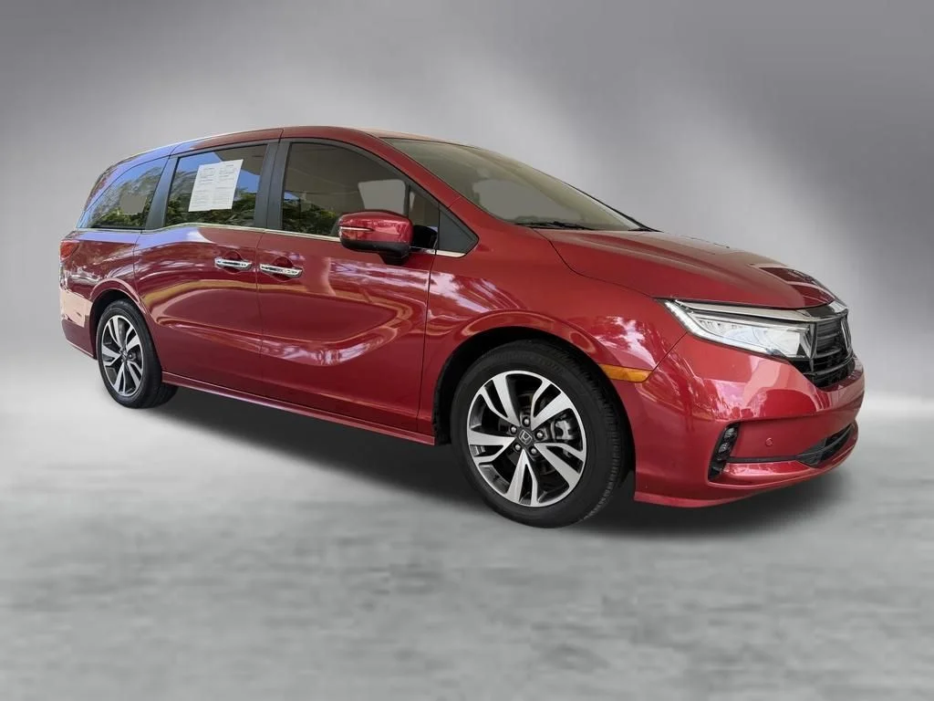 Used 2023 Red Honda Touring image 2