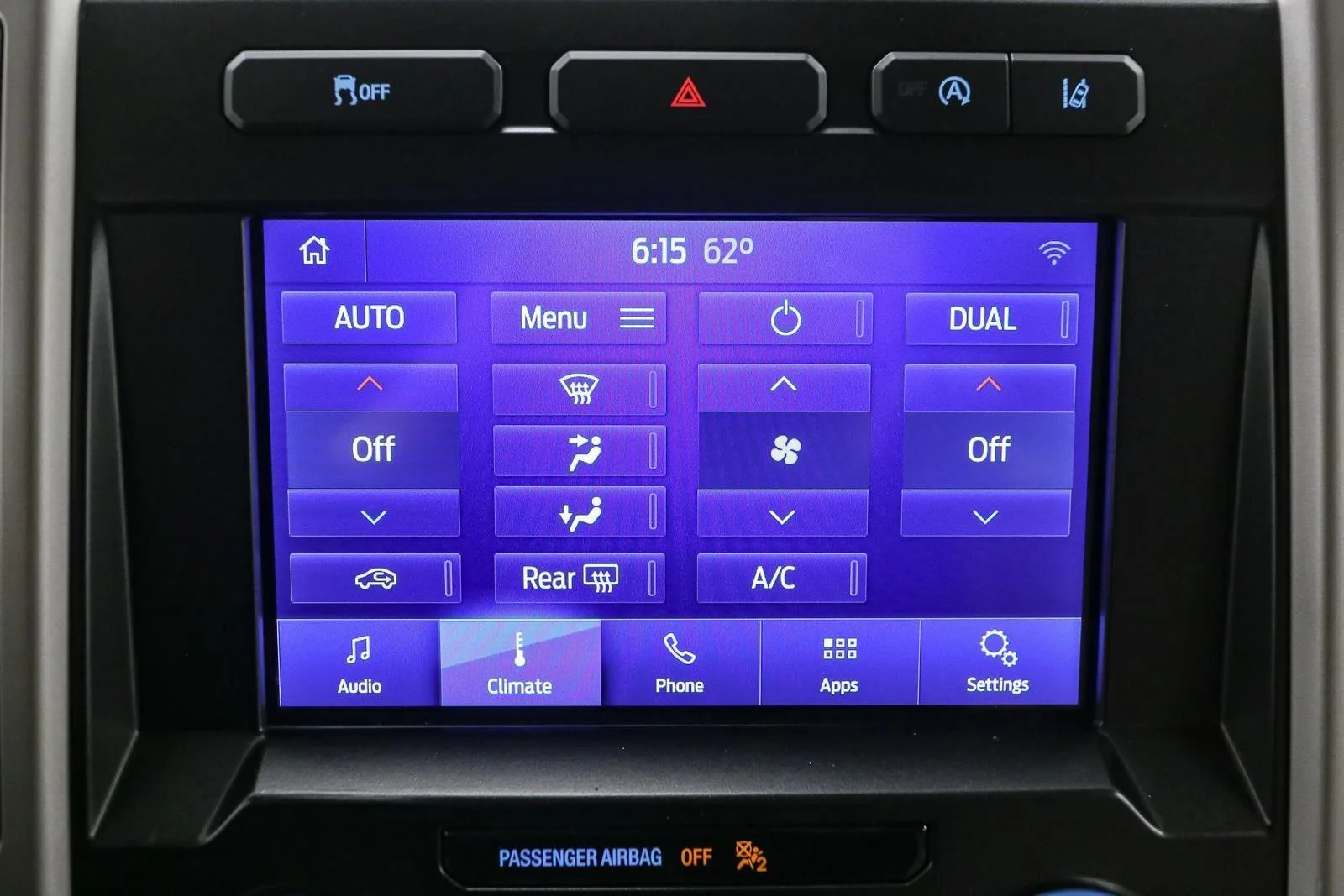 Used 2020 Silver Spruce Ford LARIAT image 27