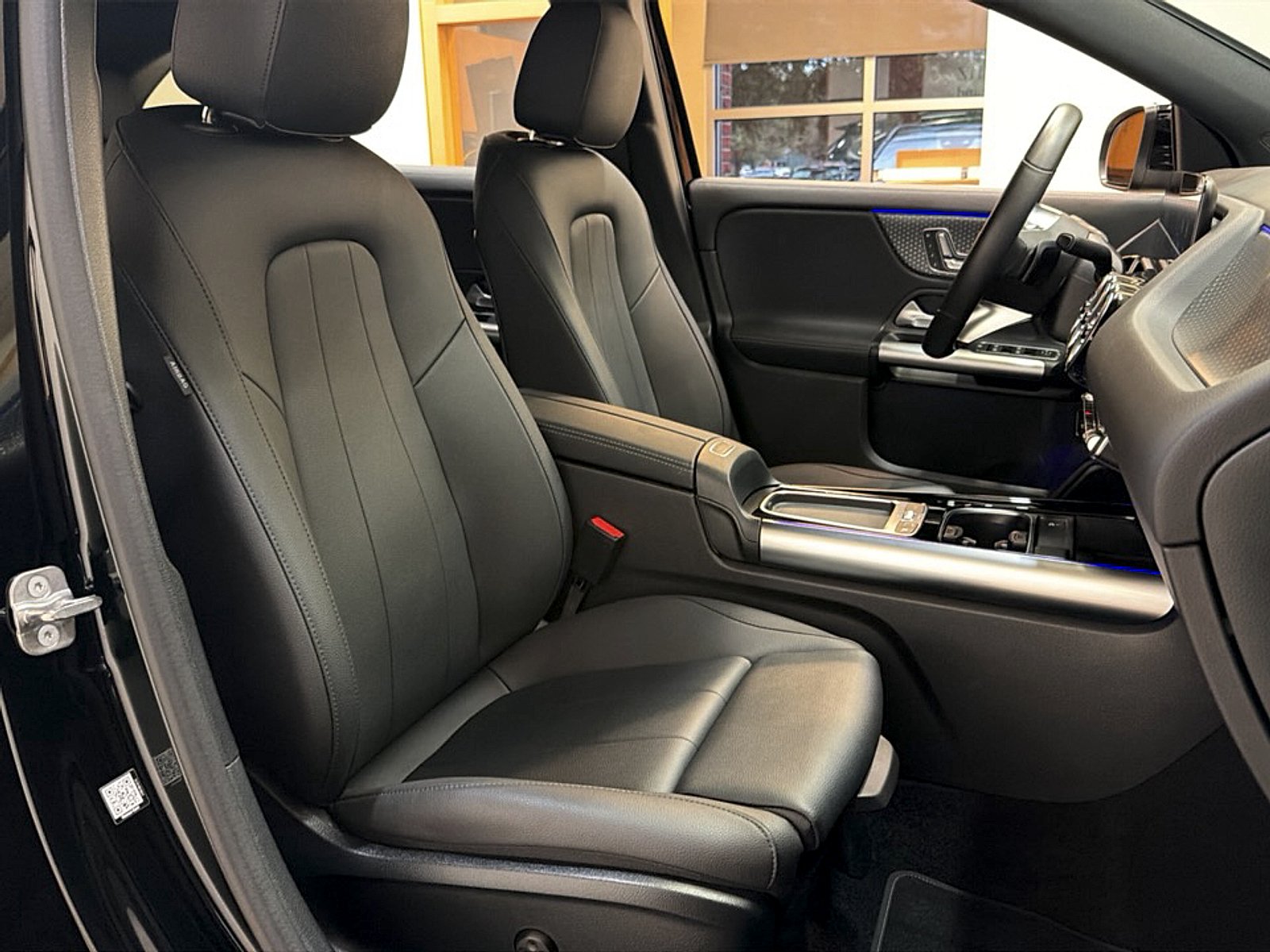 Used 2025 Night Black Mercedes-Benz 4MATIC® image 12