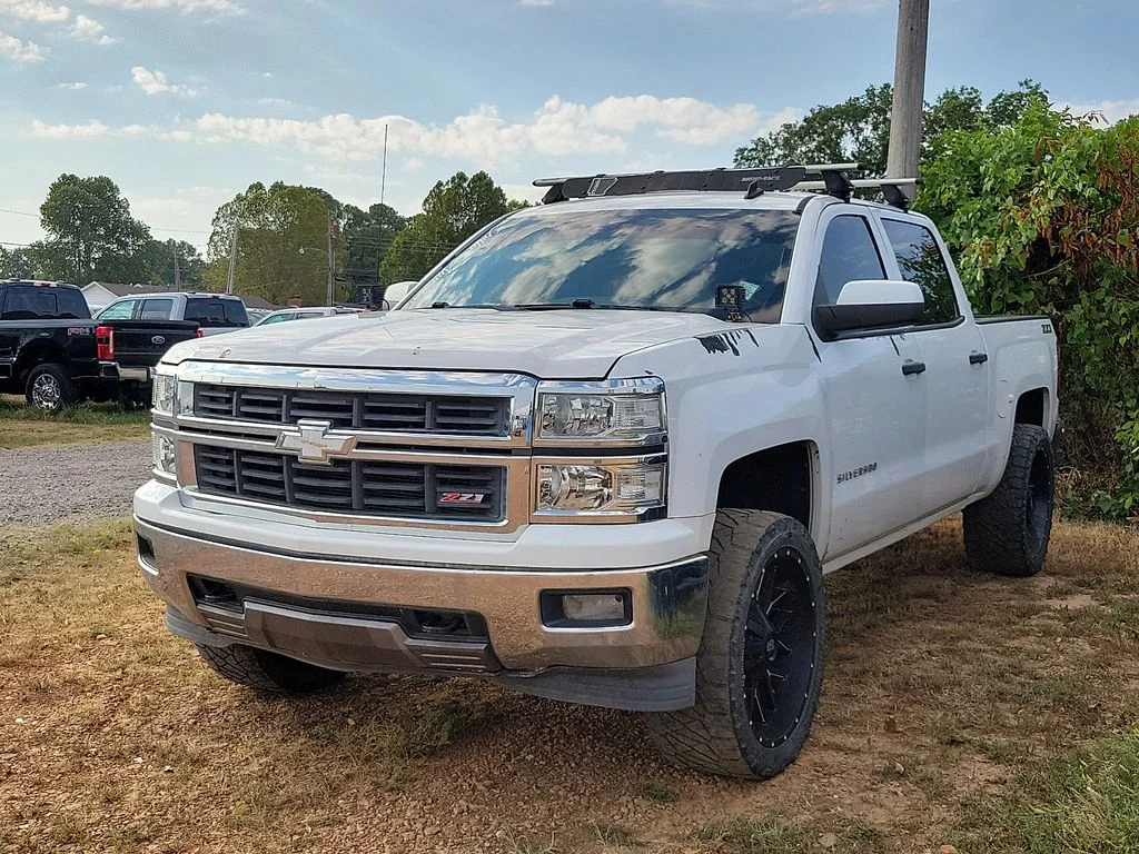 Used 2014 Summit White Chevrolet LT image 2
